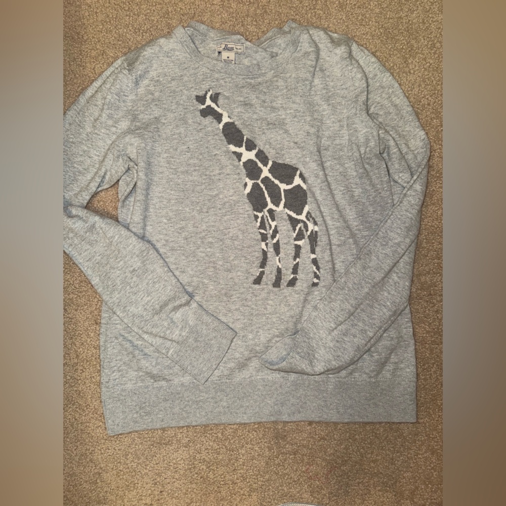 Bass Gray Sweater with Giraffe Graphic